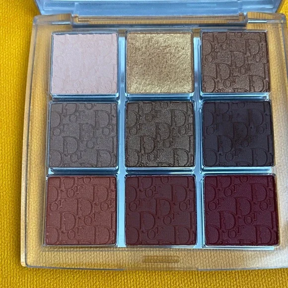Dior Eyeshadow Palette - Gold, Brown, and Tan Hues - Picture 2 of 3